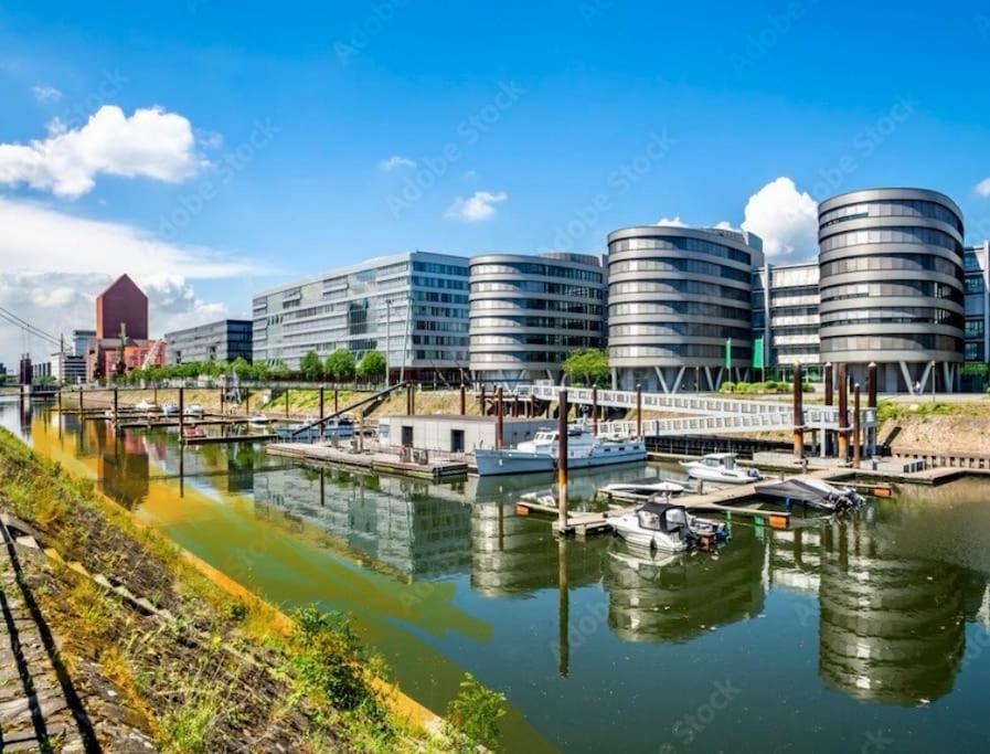Onthepoint, Erdgeschoss, Abstellplatz Fuer Fahrraeder, City Und Innenhafen 5 Gehminuten!!! 뒤스부르크 외부 사진